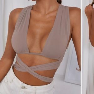 🦋4/$20 SALE NWOT crisscross tie back crop top